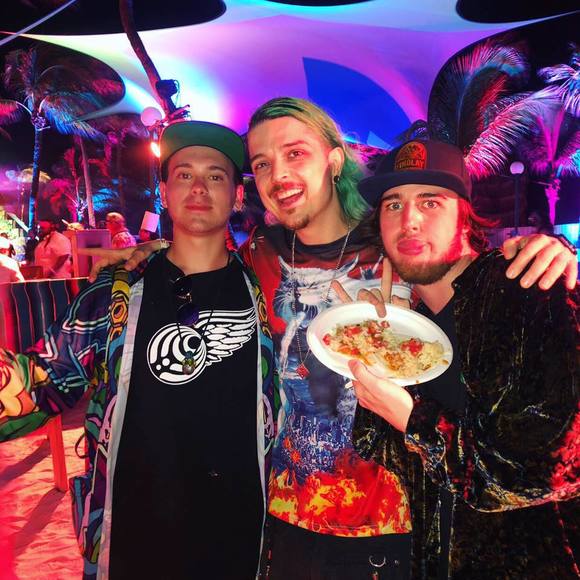 Meet your Posher, Alex - Picture 1 of 1